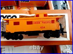 1971 Tyco Electric Trainset 7530, HO Scale Ready to Run. Locomotive 6 cars & Acc