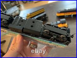 5 vintage HO scale locomotives all tested and working
