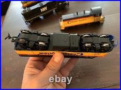 5 vintage HO scale locomotives all tested and working