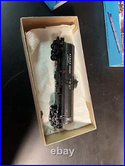 ATHEARN F UNITS LOCOMOTIVES HO SCALE Engines And Cars Lot Of 7