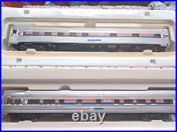Assorted Lot Of 5 HO Scale Walthers RTR Amtrak Passenger Cars And Locomotive