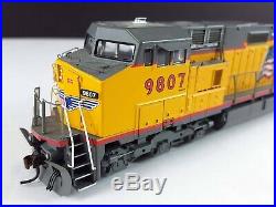 Athearn 79839 Union Pacific Dash 9-44CW Diesel Locomotive 9807 HO Scale