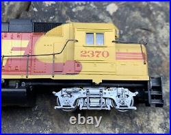 Athearn HO Scale Sante Fe Merger Engine Train. #2370