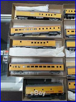 Athearn HO Scale Union Pacific Locomotive Train Set Lot of 15 Boxed 3422 3806