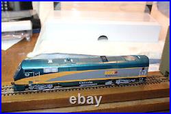 Athearn Ho Scale Via Rail Emd P-42 Locomotive #916