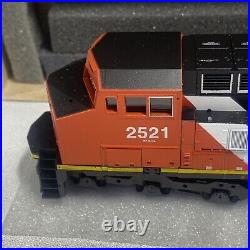 Athearns Ho Scale C44-9w Powered Locomotive -canadian National 2521 Nob