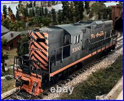 Atlas HO Scale Rio Grande RS-3 Diesel Engine #5205 And Atlas GP 7 Rio Grande