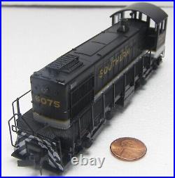 Atlas HO Scale Train Locomotive S-4 Diesel No. 8288 Southern Road No. 6075 ZP8