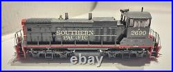 Atlas Master Silver Series HO Scale MP-15DC Locomotive Southern Pacific #2690