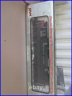 Atlas Silver Master Series HO Scale Southern Pacific Locomotive Road # 3033