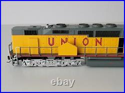 Bachmann Ho Scale Union Pacific EMD DD40AX Locomotive #6910 62105 DCC