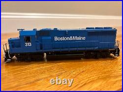 Boston & Maine HO Scale Genesis Locomotive