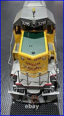 DCC EQUIPPED Union Pacific UP SD40-2 SNOOT NOSE #3295 HO Scale Athearn RTR