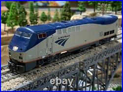 HO Scale Athearn AMD 103 P42 DCC Diesel Locomotive AMTRAK #13 nicely detailed