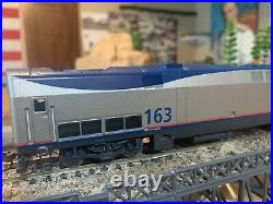 HO Scale Athearn Amtrak AMD103 P42 Passenger DC POWERED Locomotive well detailed