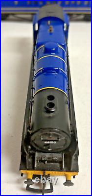 HO Scale Bachmann The Flying Scot 4-6-0 Locomotive and Tender with 4 Passenger