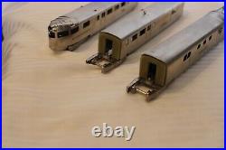 HO Scale Nickel Plate, Brass Burlington Zephyr Locomotive #9900 and 2 cars Set
