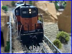 HO Scale PROTO 2000 EMD GP9 Diesel Locomotive DCC Sound MILWAUKEE ROAD #228 new