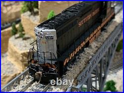 HO Scale PROTO SD7 Diesel Locomotive SOUTHERN PACIFIC tiger stripe MARS Ash Can