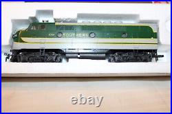 HO Scale Stewart, F3 Diesel Locomotive, Southern RR, Green #6708 BNOS
