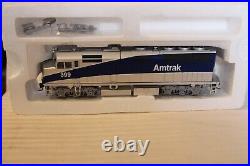 HO Scale Walthers, F40PH Diesel Locomotive, Amtrak Phase V, Silver, #399 BNOS