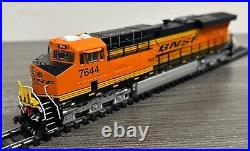 InterMountain HO Scale #49727S-09 ES44DC Diesel Locomotive BNSF #7644 Used