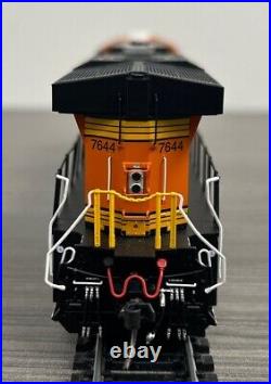 InterMountain HO Scale #49727S-09 ES44DC Diesel Locomotive BNSF #7644 Used