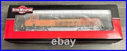 InterMountain HO Scale #49727S-09 ES44DC Diesel Locomotive BNSF #7644 Used