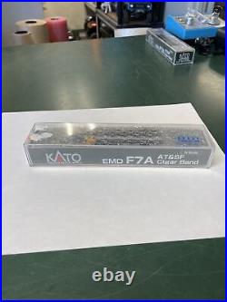 KATO N-Scale #176-2128 EMD F7A AT&SF Cigar Band #203L