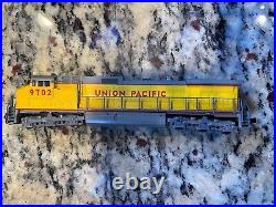 Kato N Scale Locomotive GE C44-9W Union Pacific #9702