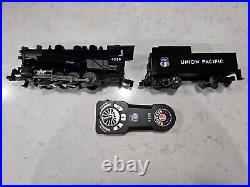 Lionel 4520 Union Pacific 0- Guage engine tender and remote