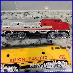 Lot of 9 HO Scale Engine Locomotives, 3 Cars Santa Fe, Burlington, Union Pacific
