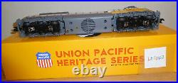 MTH 20-2774-1 UNION PACIFIC SD70ACe FLAG LOCOMOTIVE DIESEL ENGINE O SCALE TRAIN