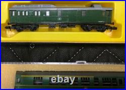 N Scale Arnold Rapido Steam Engine + 3 Passenger cars