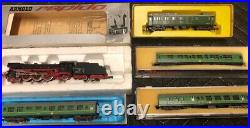 N Scale Arnold Rapido Steam Engine + 3 Passenger cars