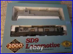 New Proto 2000 Series Undecorated SD9 Diesel Locomotive # 21196 HO Scale