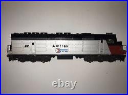 O scale Amtrak engine (used, manufacturer unknown)