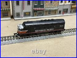 RARE Kato N Scale Southern Pacific 6110 Diesel Engine Locomotive TESTED WORKS