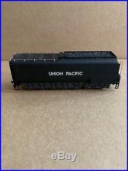 Rivarossi HO Scale Union Pacific 4-6-6-4 Challenger Steam Locomotive #3977