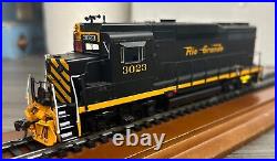 Scale Trains HO Scale #SXT33372 EMD GP30 Phase Id Diesel Locomotive D&RGW LNIB