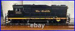 Scale Trains HO Scale #SXT33372 EMD GP30 Phase Id Diesel Locomotive D&RGW LNIB