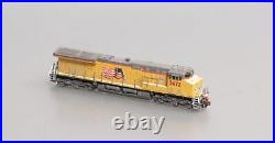 Scale Trains SXT31031 N Scale Union Pacific Diesel Locomotive #2672 LN/Box