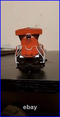 WALTHERS MAINLINE HO Scale ES44AC DCC Ready Canadian Pacific. + Reflect Stripe
