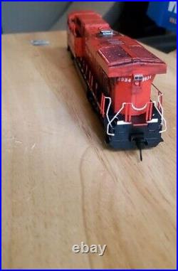 WALTHERS MAINLINE HO Scale ES44AC DCC Ready Canadian Pacific. Slightly Weatherd